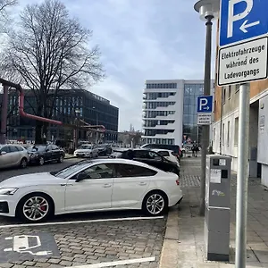 https://wohnung-3-neben-warschauer-platz-und-spree.find-berlin-hotels.com